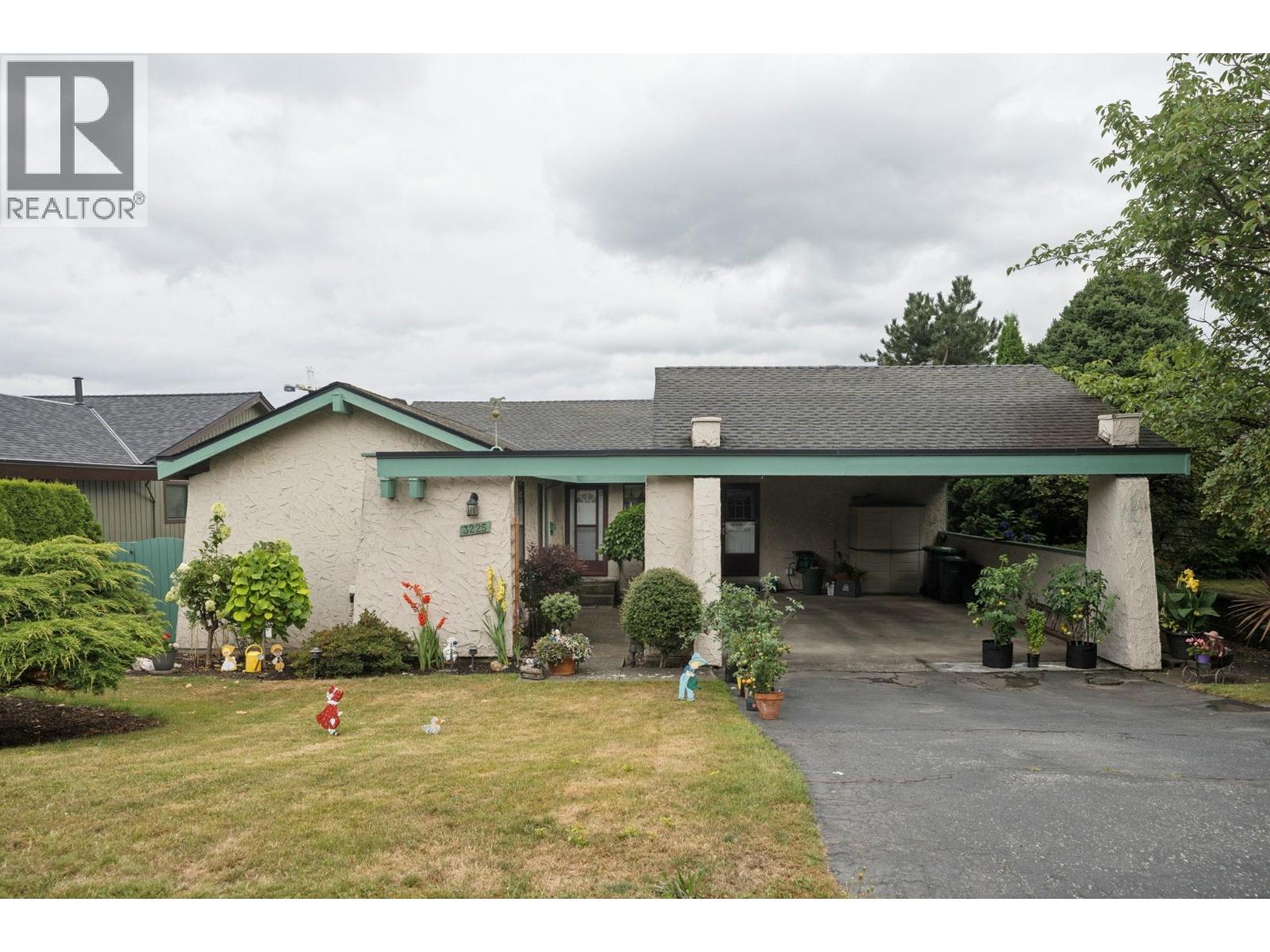 3225 PINDA DRIVE, Port Moody, British Columbia