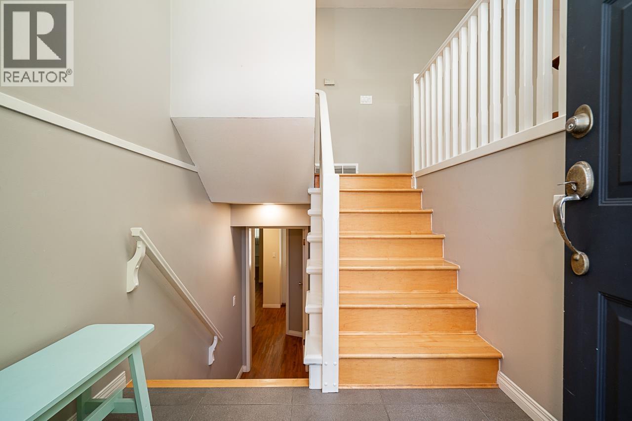 2965 Cumberland Street, Port Coquitlam, British Columbia  V3B 3V3 - Photo 4 - R3150404