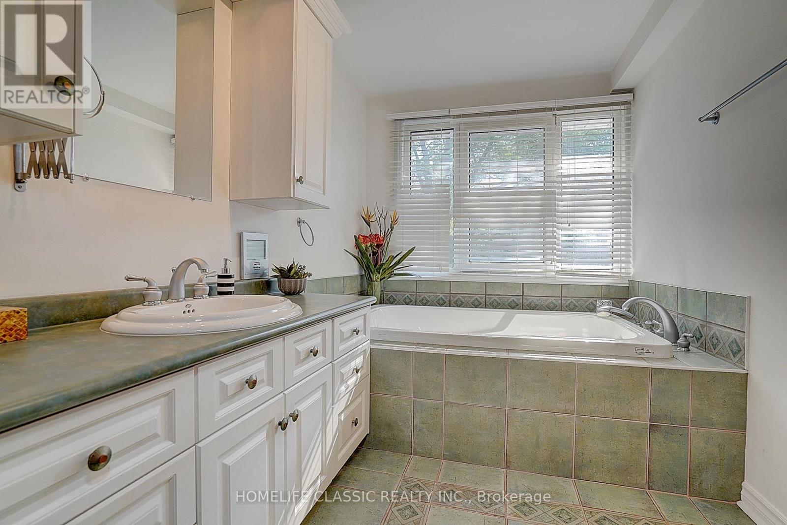 267 Iredale Road, Richmond Hill, Ontario  L4C 4R5 - Photo 19 - N13614568