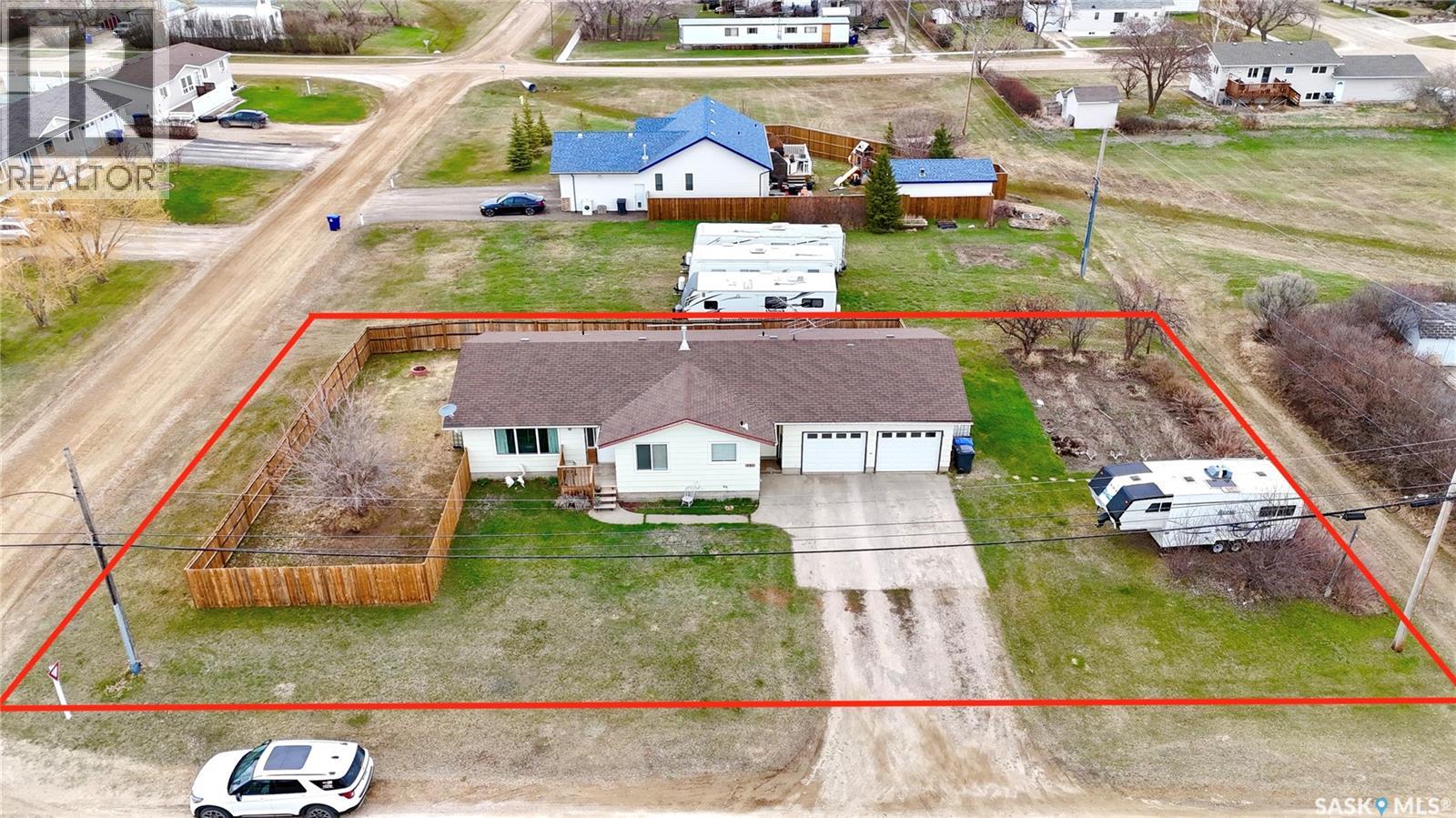701 1st Street, Hanley, Saskatchewan  S0G 2E0 - Photo 9 - SK043918