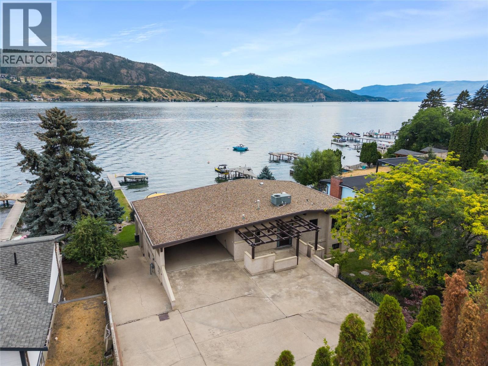 8052 Beachcomber Bay Road, Vernon, British Columbia  V1H 1C7 - Photo 3 - 10395599