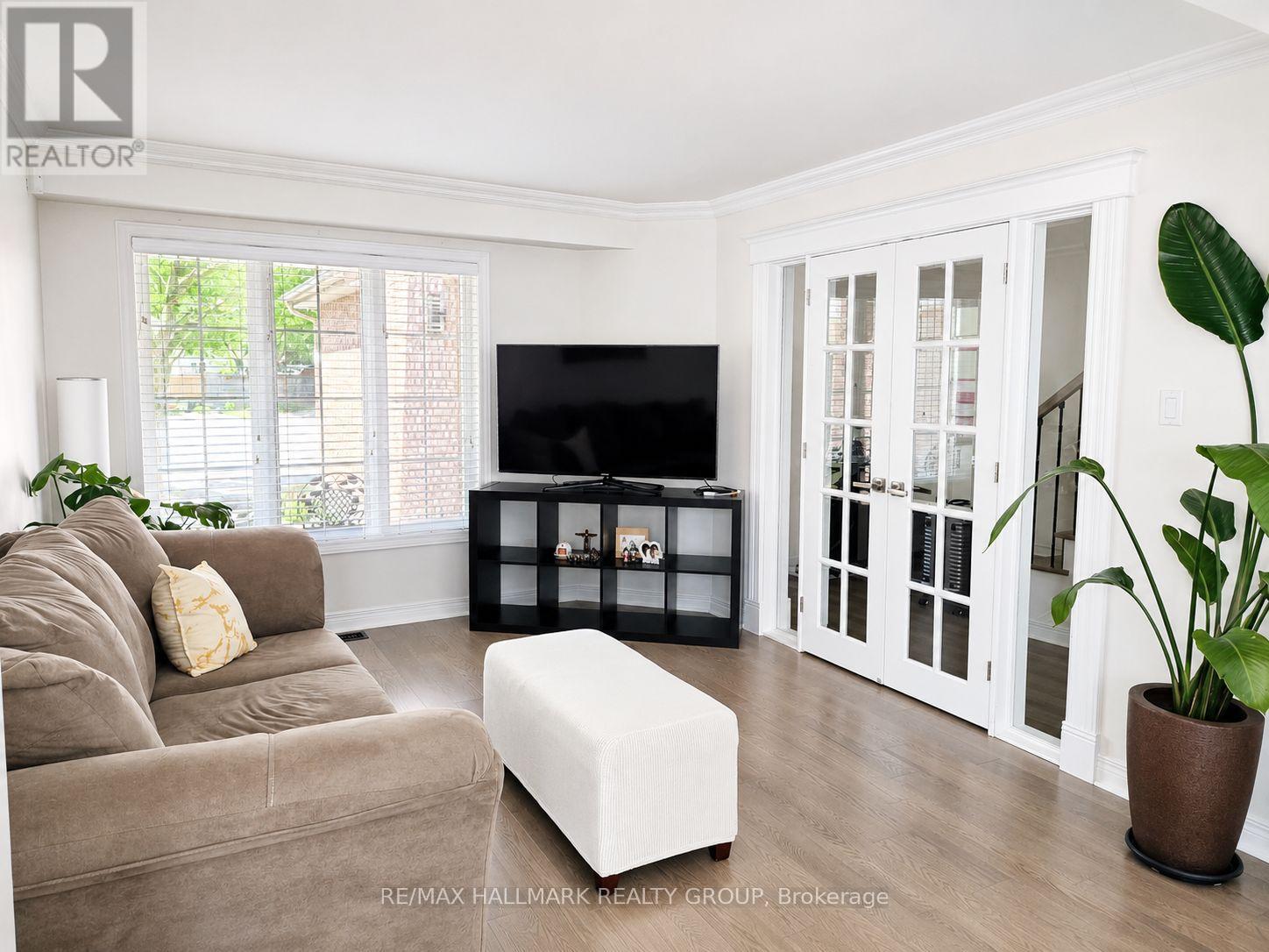 1374 Chicory Place, Ottawa, Ontario  K1J 1E7 - Photo 5 - X13614844