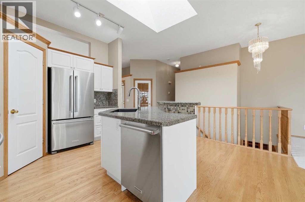 2 Eagleview Way, Cochrane, Alberta  T4C 1P5 - Photo 11 - A2328457