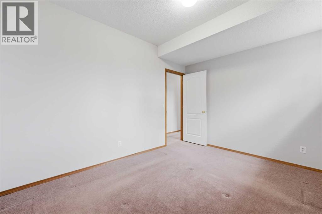 2 Eagleview Way, Cochrane, Alberta  T4C 1P5 - Photo 46 - A2328457