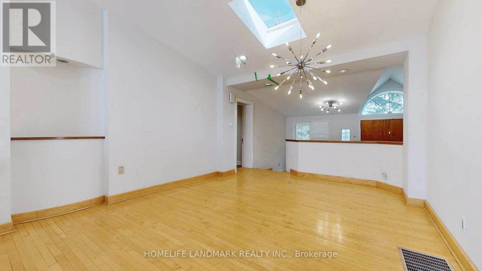 1 Malabar Place, Toronto, Ontario  M3B 1A4 - Photo 4 - C13614822
