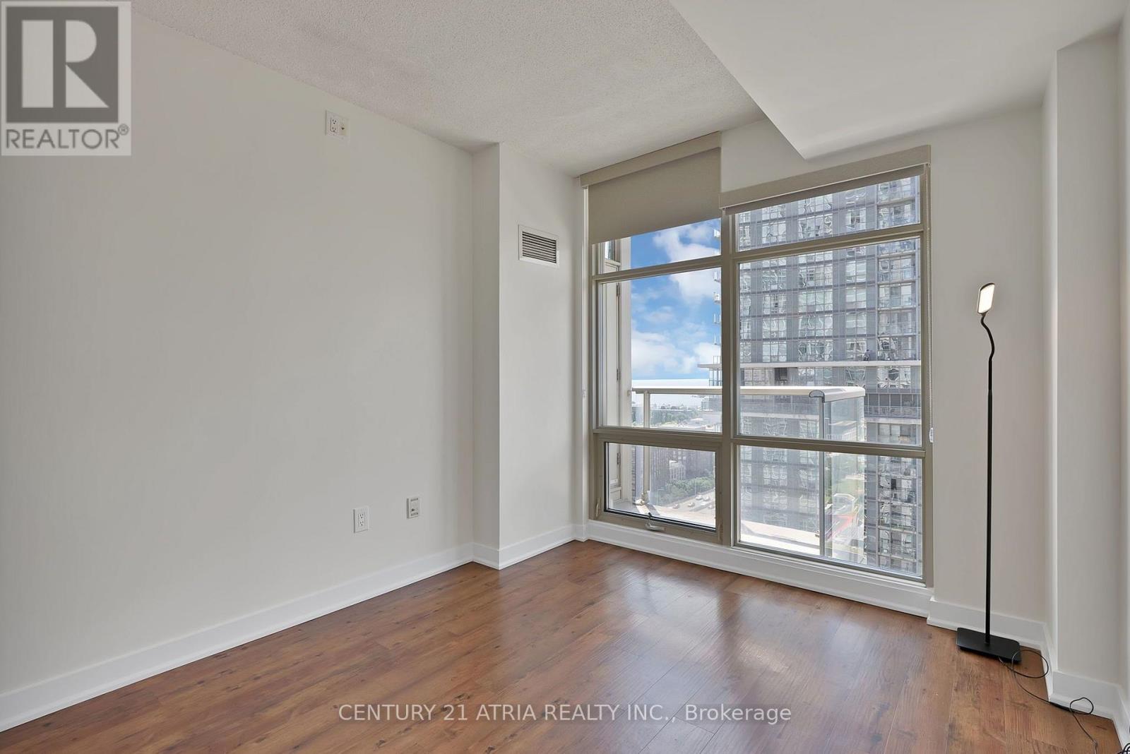 2702 - 35 Mariner Terrace, Toronto (Waterfront Communities), Ontario  M5V 3V9 - Photo 14 - C13614872