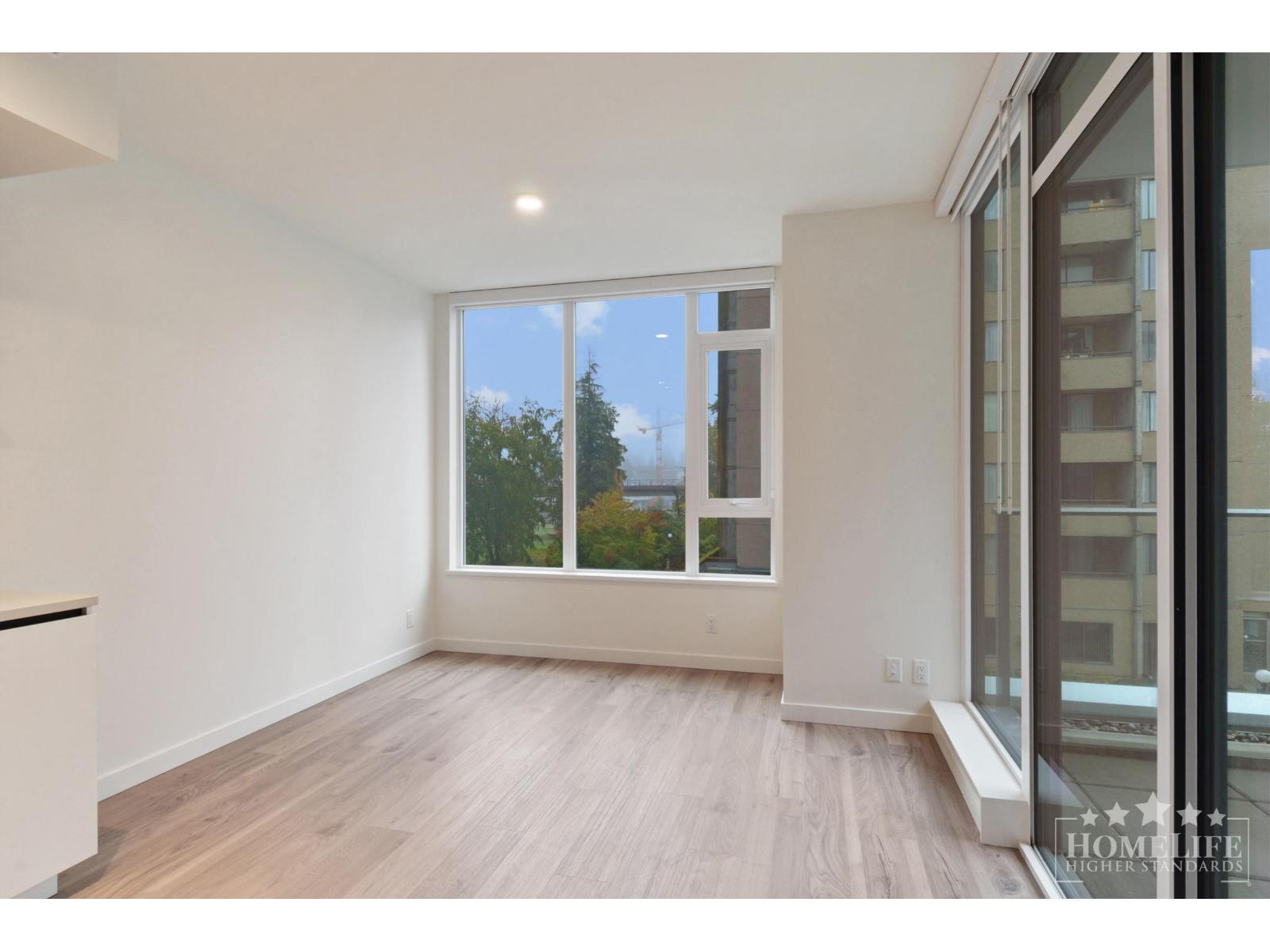 303 10448 University Drive, Surrey, British Columbia  V3T 0S7 - Photo 4 - R3150763