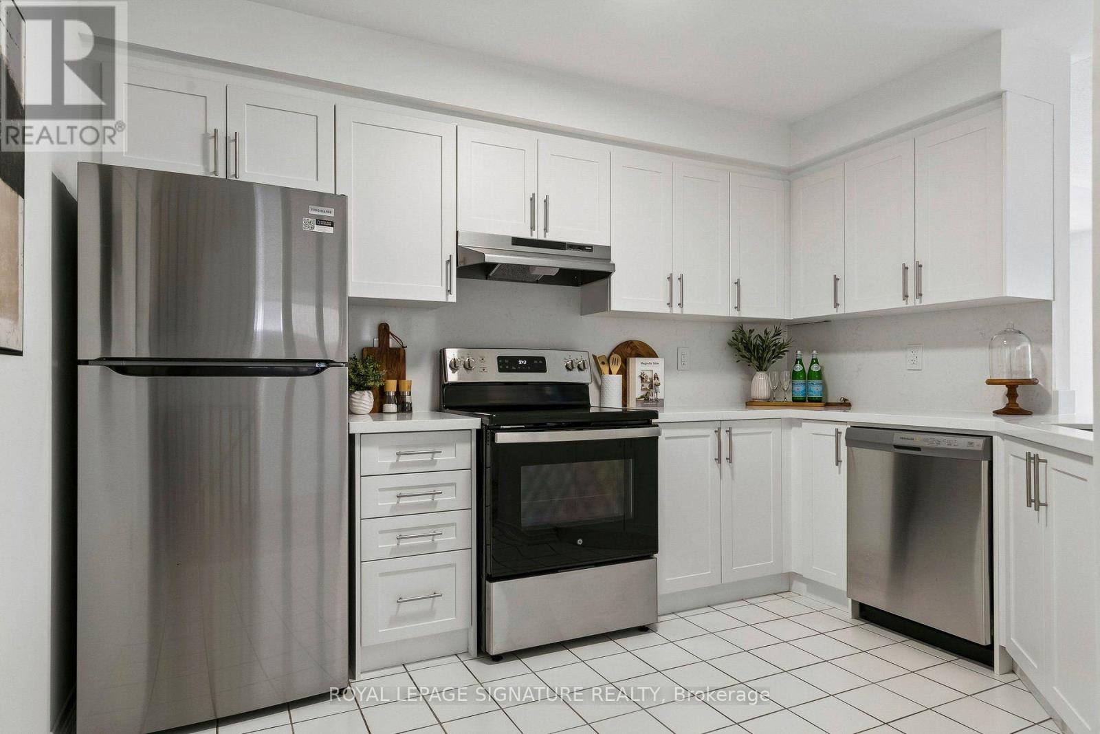 71 - 5255 Palmetto Place, Mississauga, Ontario  L5M 0H2 - Photo 2 - W13614836
