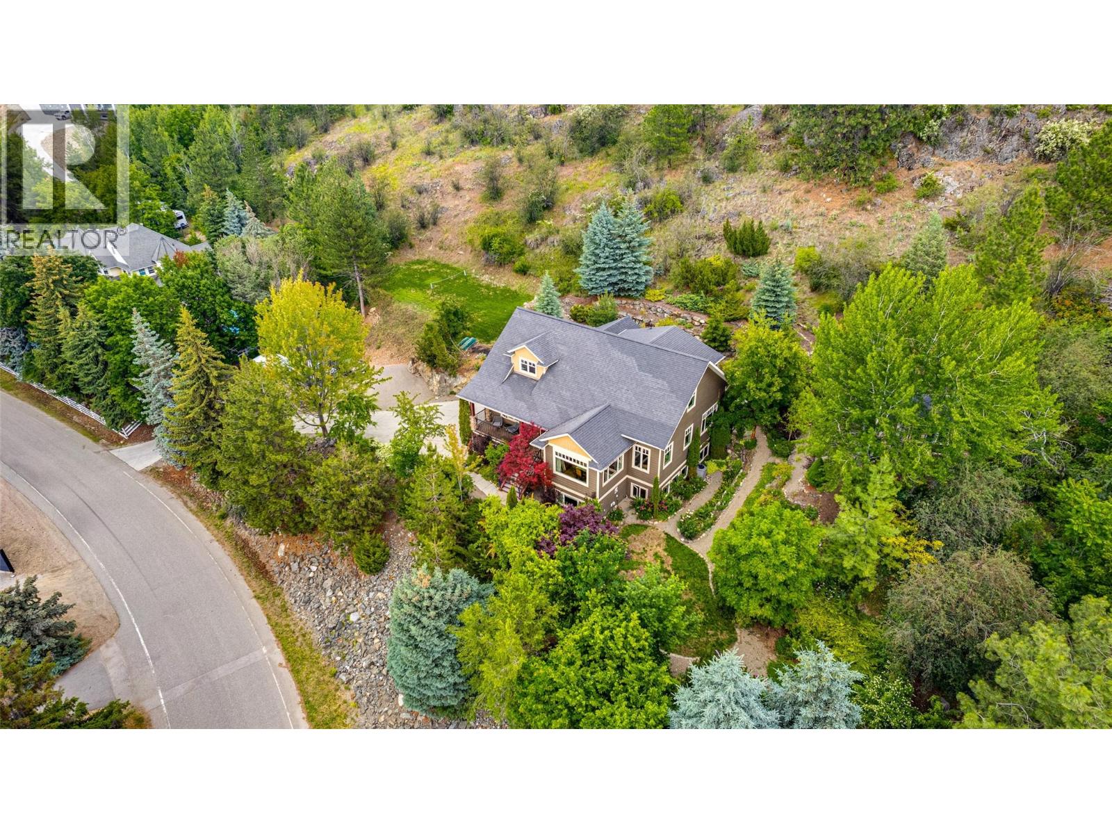677 Cypress Drive, Vernon, British Columbia  V1B 3Y5 - Photo 3 - 10391239