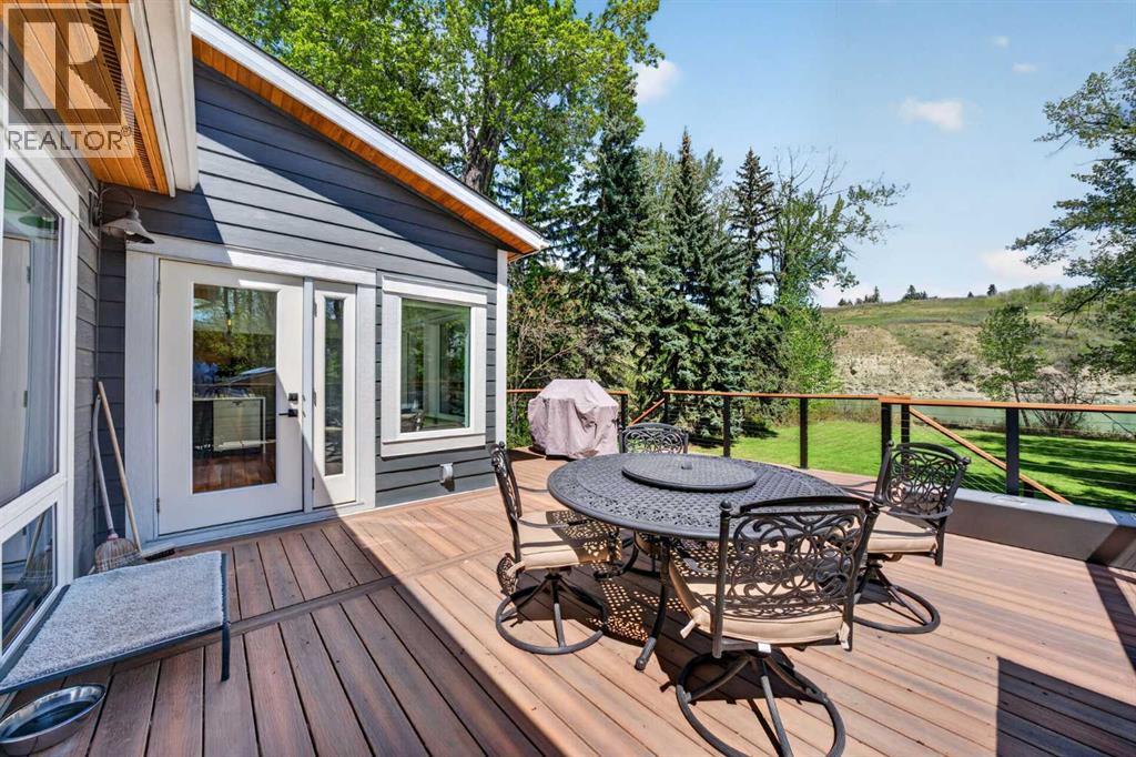7136 Bow Crescent NW, Calgary, Alberta  T3B 2B9 - Photo 11 - A2313639