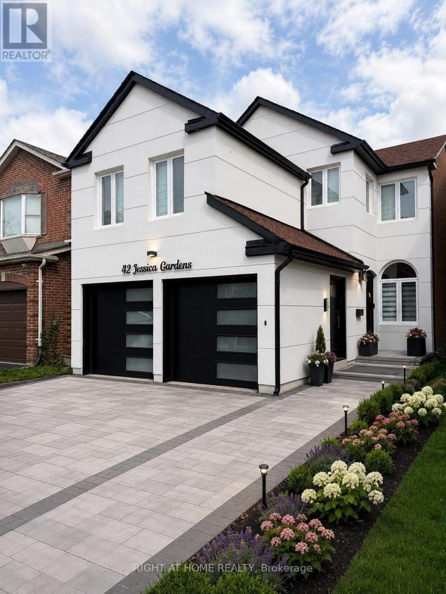 42 JESSICA GARDENS, Vaughan, Ontario