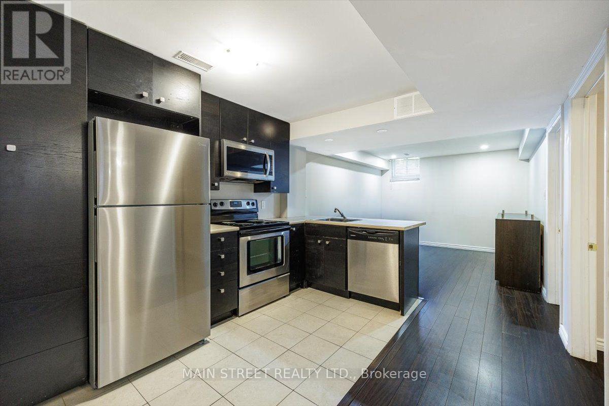 Basement - 10 Usherwood Street, Aurora, Ontario  L4G 7W6 - Photo 4 - N13614922