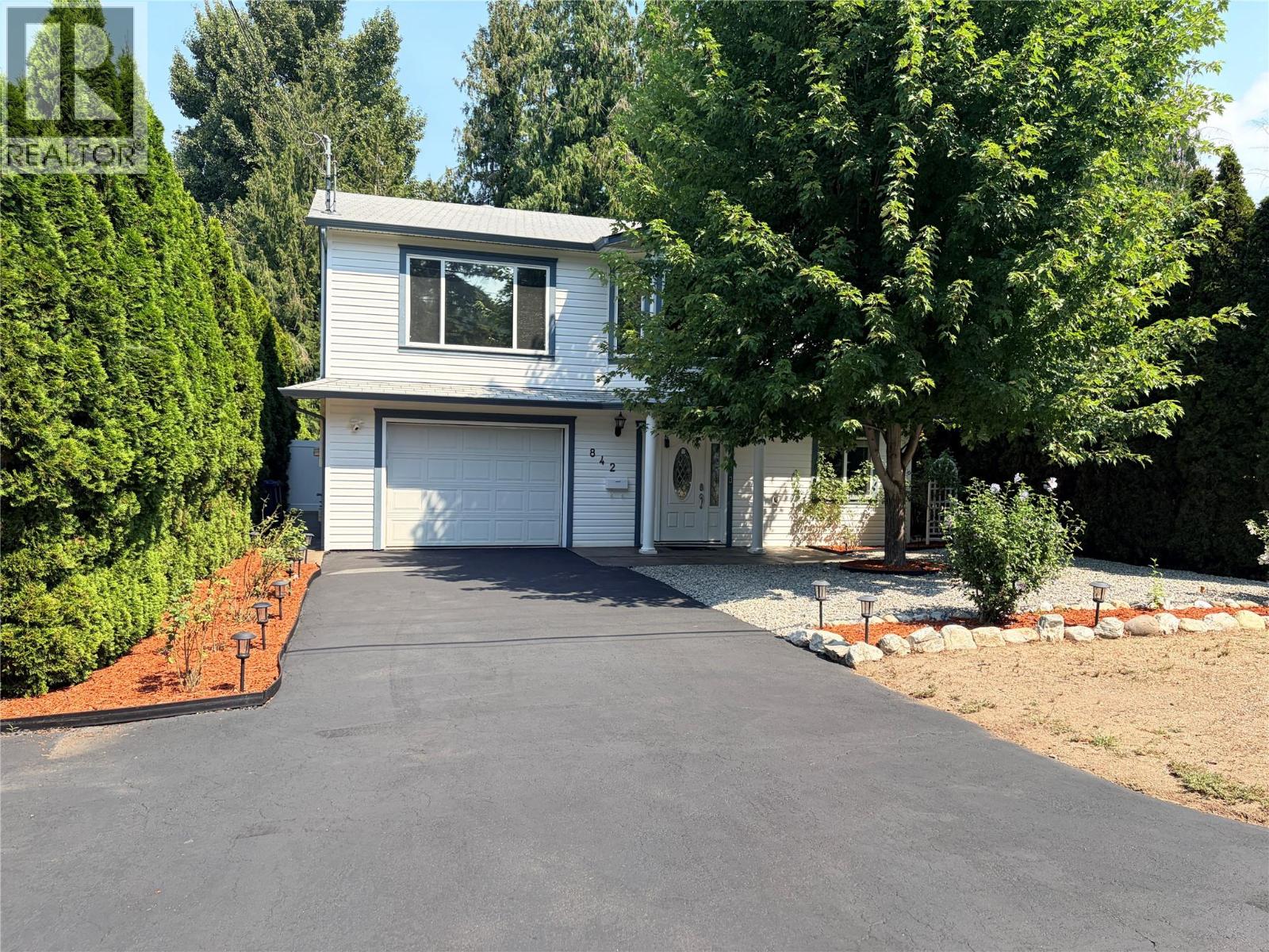 842 Raymer Road, Kelowna, British Columbia  V1W 1J8 - Photo 3 - 10394499