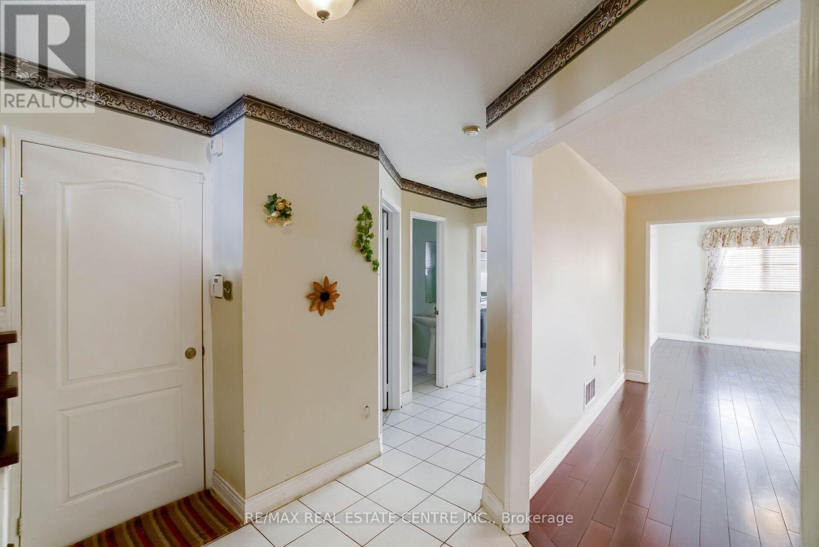 3725 Althorpe Circle N, Mississauga, Ontario  L5N 7G5 - Photo 10 - W13614914