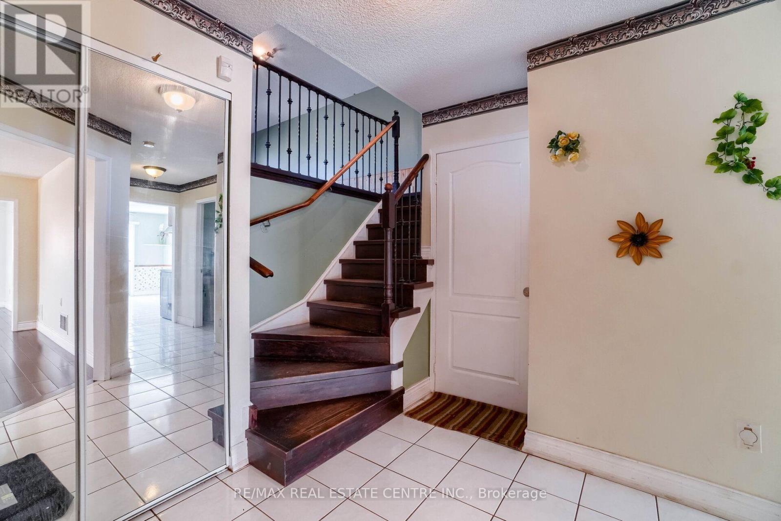 3725 Althorpe Circle N, Mississauga, Ontario  L5N 7G5 - Photo 21 - W13614914