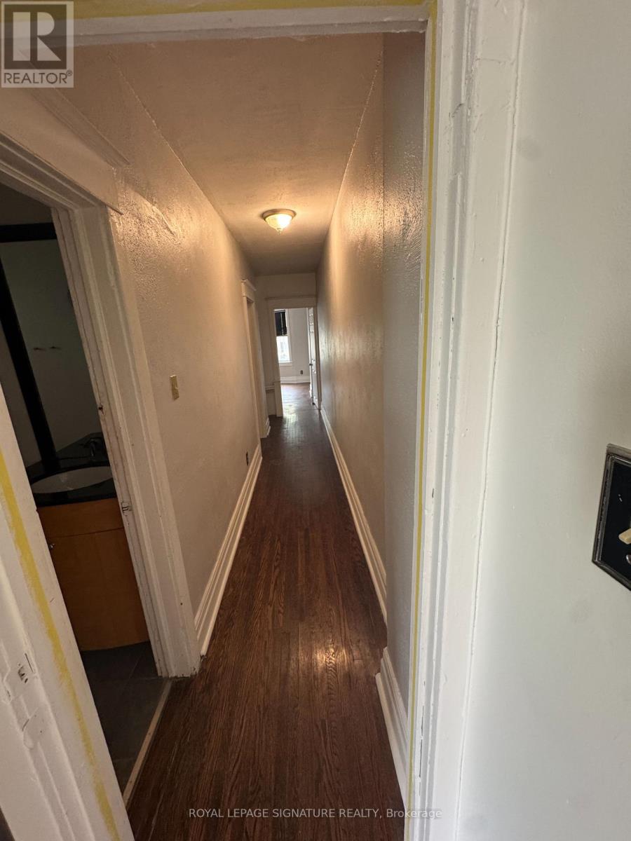920 Woodbine Avenue, Toronto, Ontario  M4C 4B7 - Photo 9 - E13612074