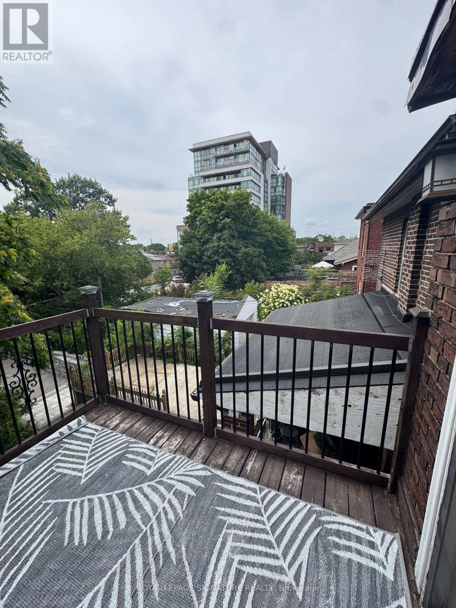 920 Woodbine Avenue, Toronto, Ontario  M4C 4B7 - Photo 7 - E13612074