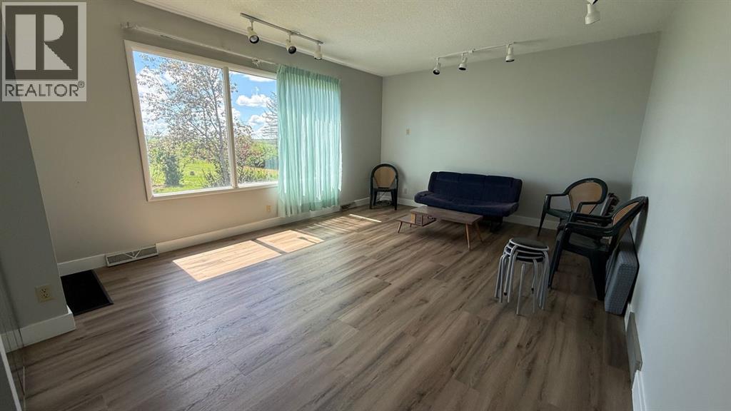 171076 9 Highway, Rural Starland County, Alberta  T0J 0T0 - Photo 11 - A2326770