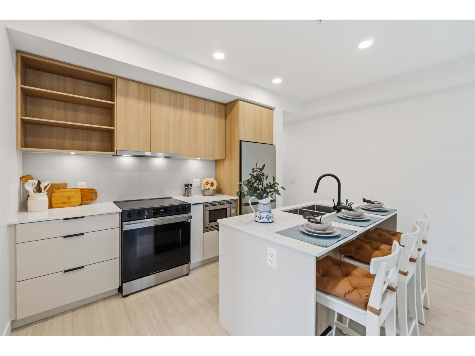 403 13439 94a Avenue, Surrey, British Columbia  V3V 0G9 - Photo 6 - R3149966