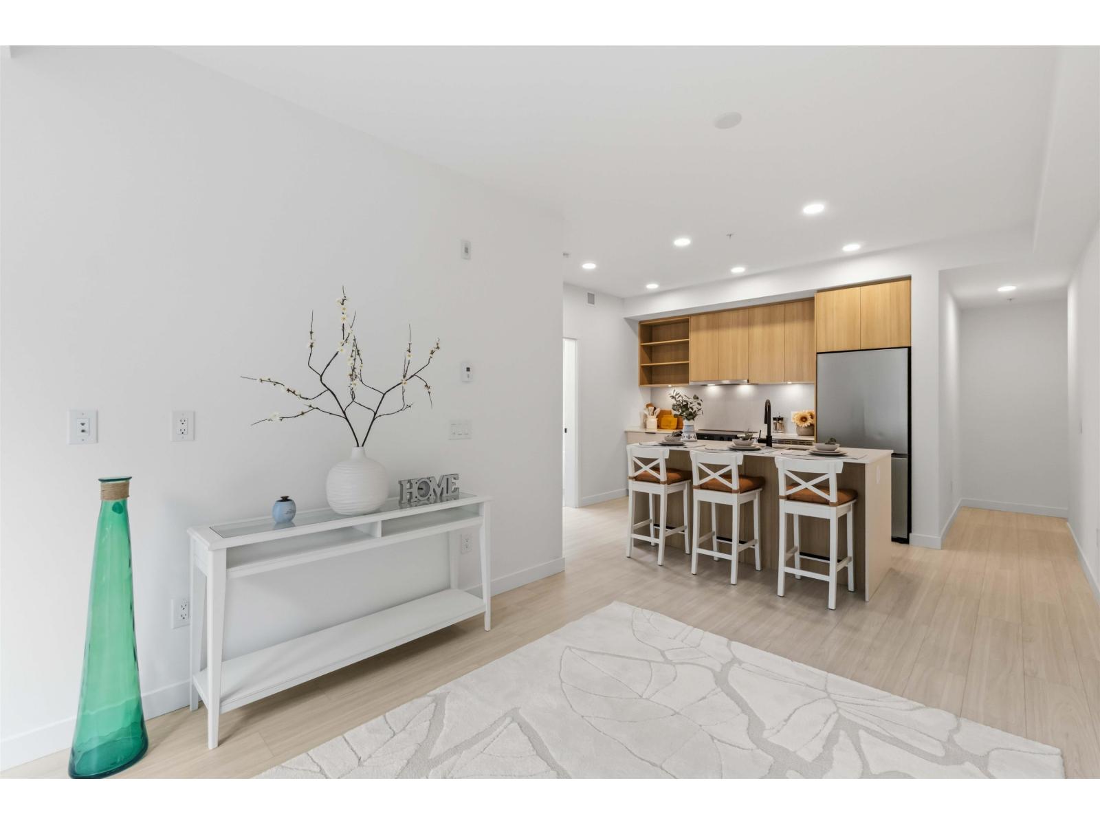 403 13439 94a Avenue, Surrey, British Columbia  V3V 0G9 - Photo 4 - R3149966