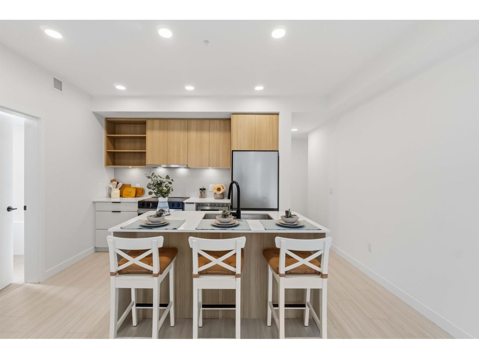 403 13439 94a Avenue, Surrey, British Columbia  V3V 0G9 - Photo 7 - R3149966