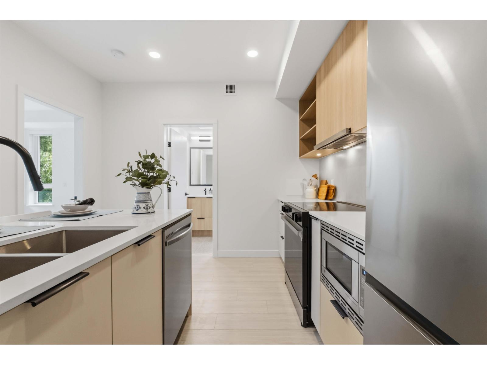 403 13439 94a Avenue, Surrey, British Columbia  V3V 0G9 - Photo 8 - R3149966