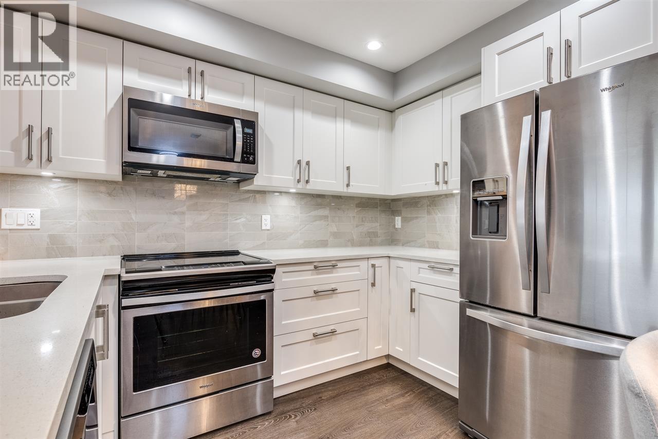 204 1990 Westminster Avenue, Port Coquitlam, British Columbia  V3B 1E8 - Photo 3 - R3150473