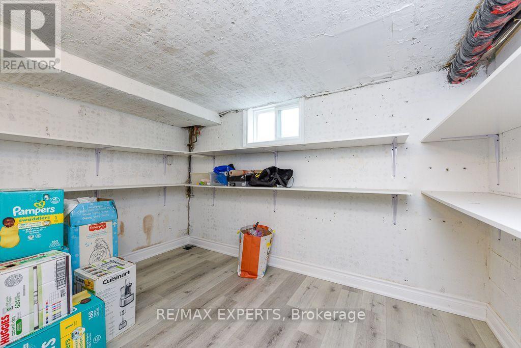 22 Rubydale Gardens, Toronto, Ontario  M9L 1B9 - Photo 18 - W13614938