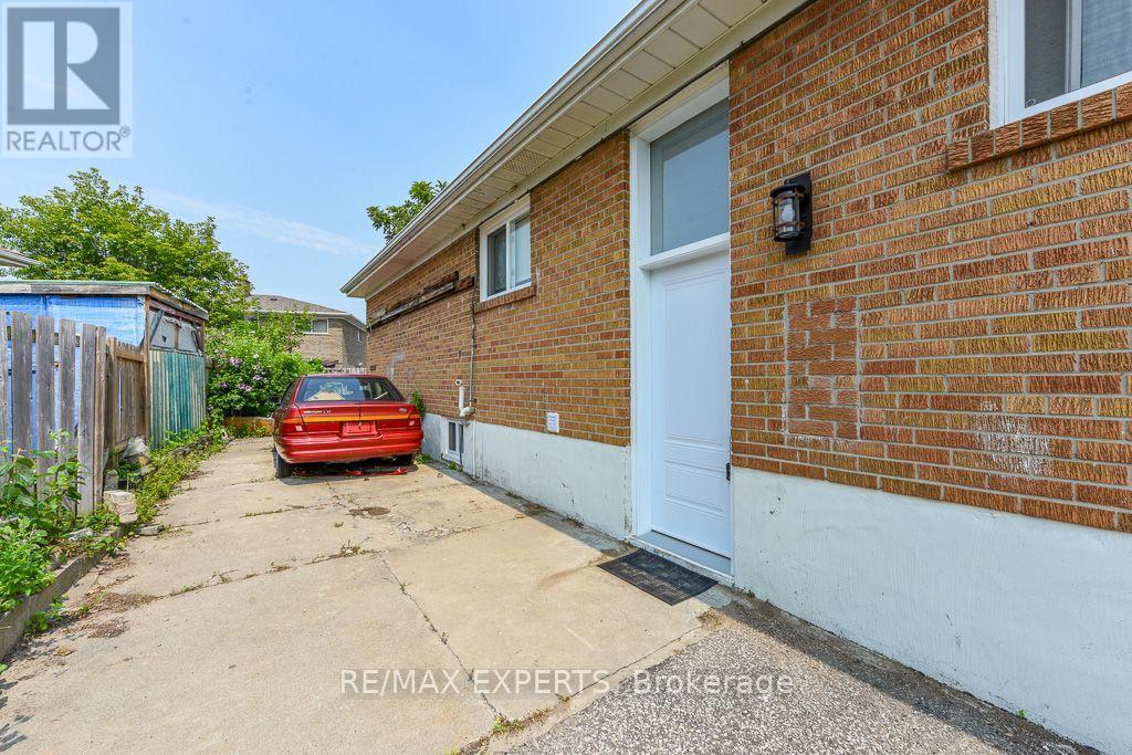 22 Rubydale Gardens, Toronto, Ontario  M9L 1B9 - Photo 24 - W13614938