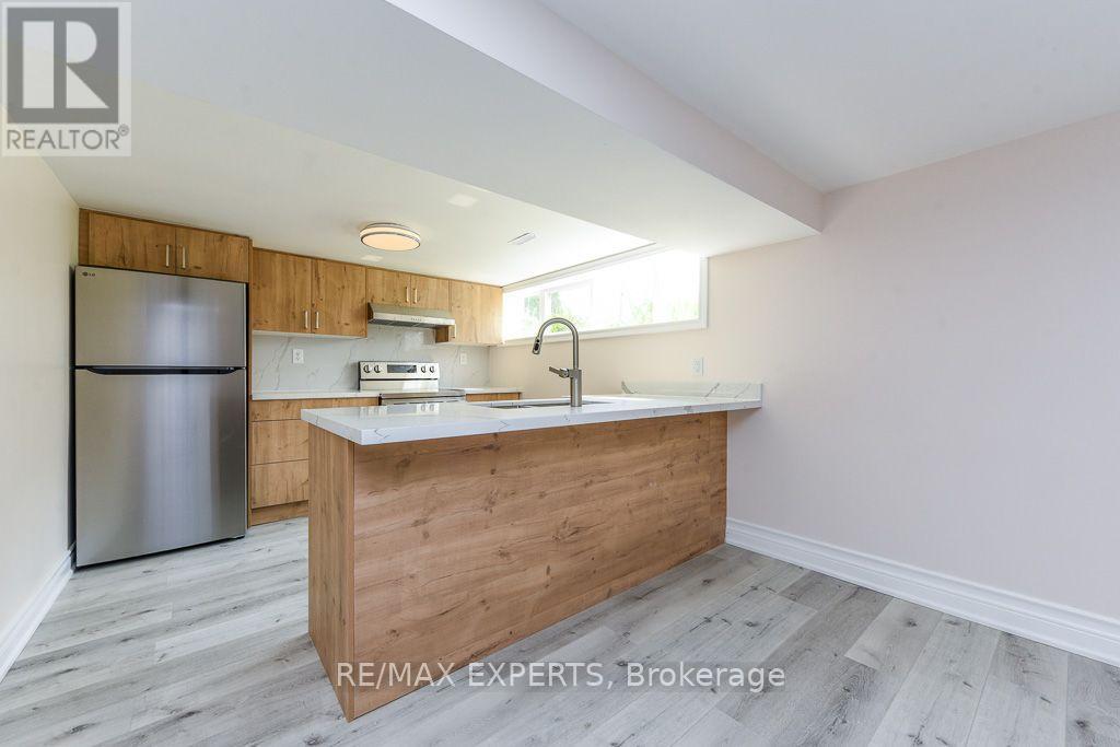 22 Rubydale Gardens, Toronto, Ontario  M9L 1B9 - Photo 5 - W13614938