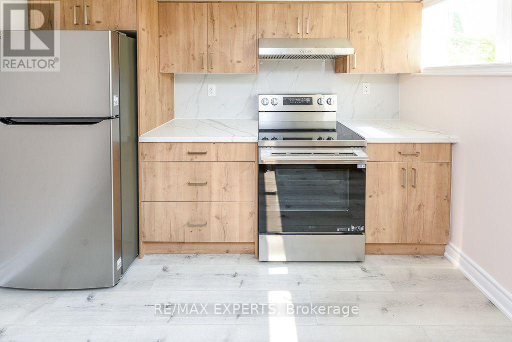 22 Rubydale Gardens, Toronto, Ontario  M9L 1B9 - Photo 6 - W13614938