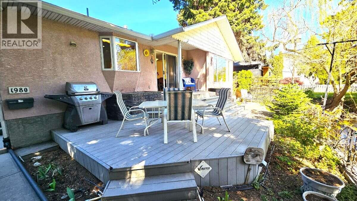 1980 Ethel Street, Kelowna, British Columbia  V1Y 2Z5 - Photo 2 - 10383061