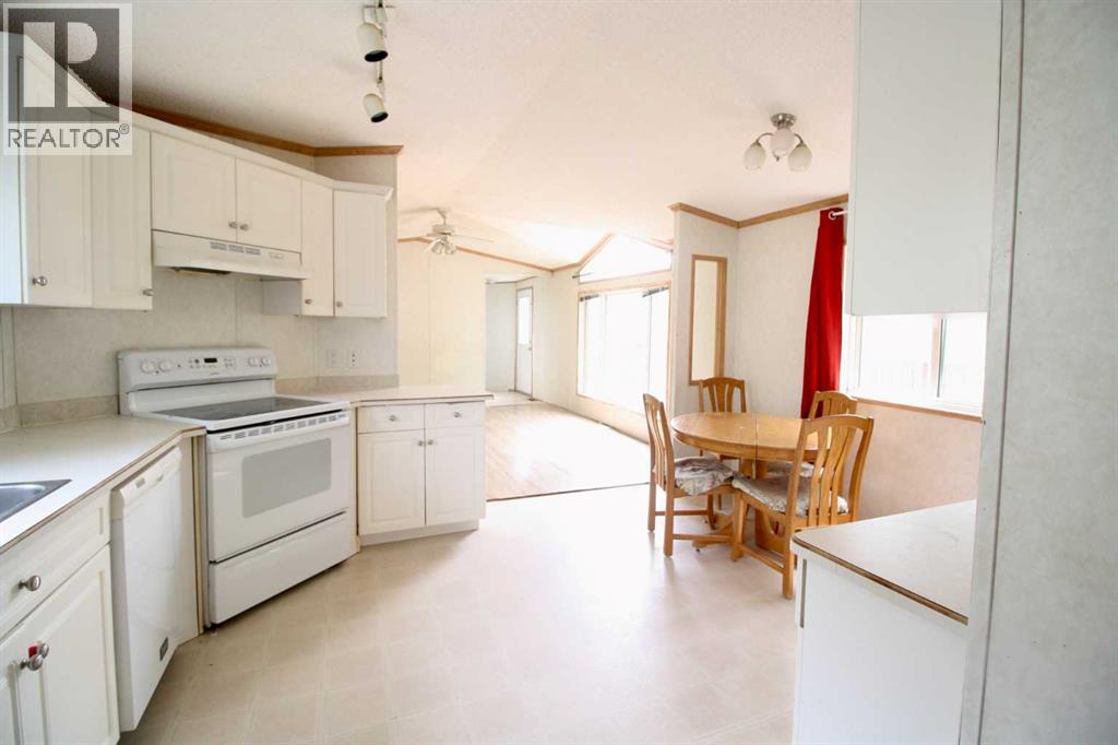 9810 102 Street, High Level, Alberta  T0H 1Z0 - Photo 4 - A2329848