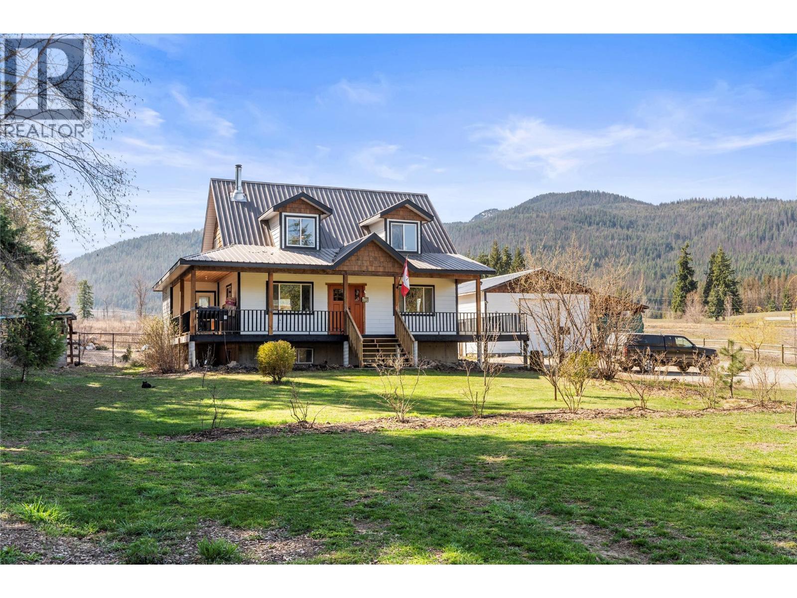 4150 20 Avenue SE, Salmon Arm, British Columbia  V1E 1X9 - Photo 3 - 10389959
