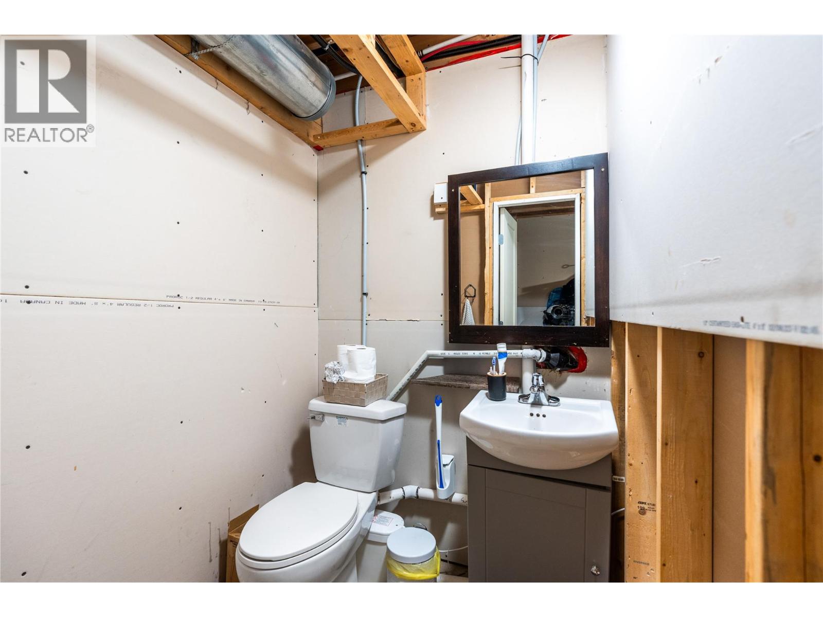 4150 20 Avenue SE, Salmon Arm, British Columbia  V1E 1X9 - Photo 38 - 10389959