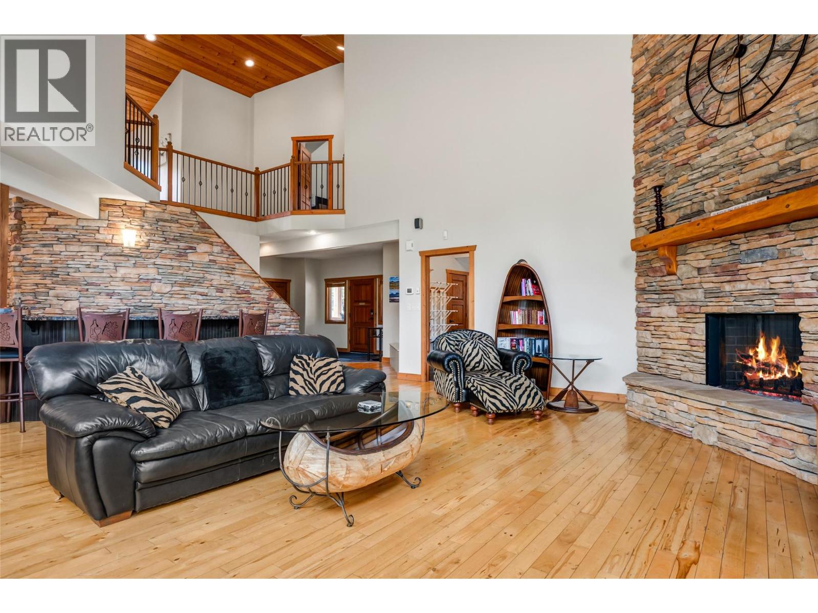 1802 Greywolf Drive, Panorama, British Columbia  V0A 1T0 - Photo 6 - 10396017