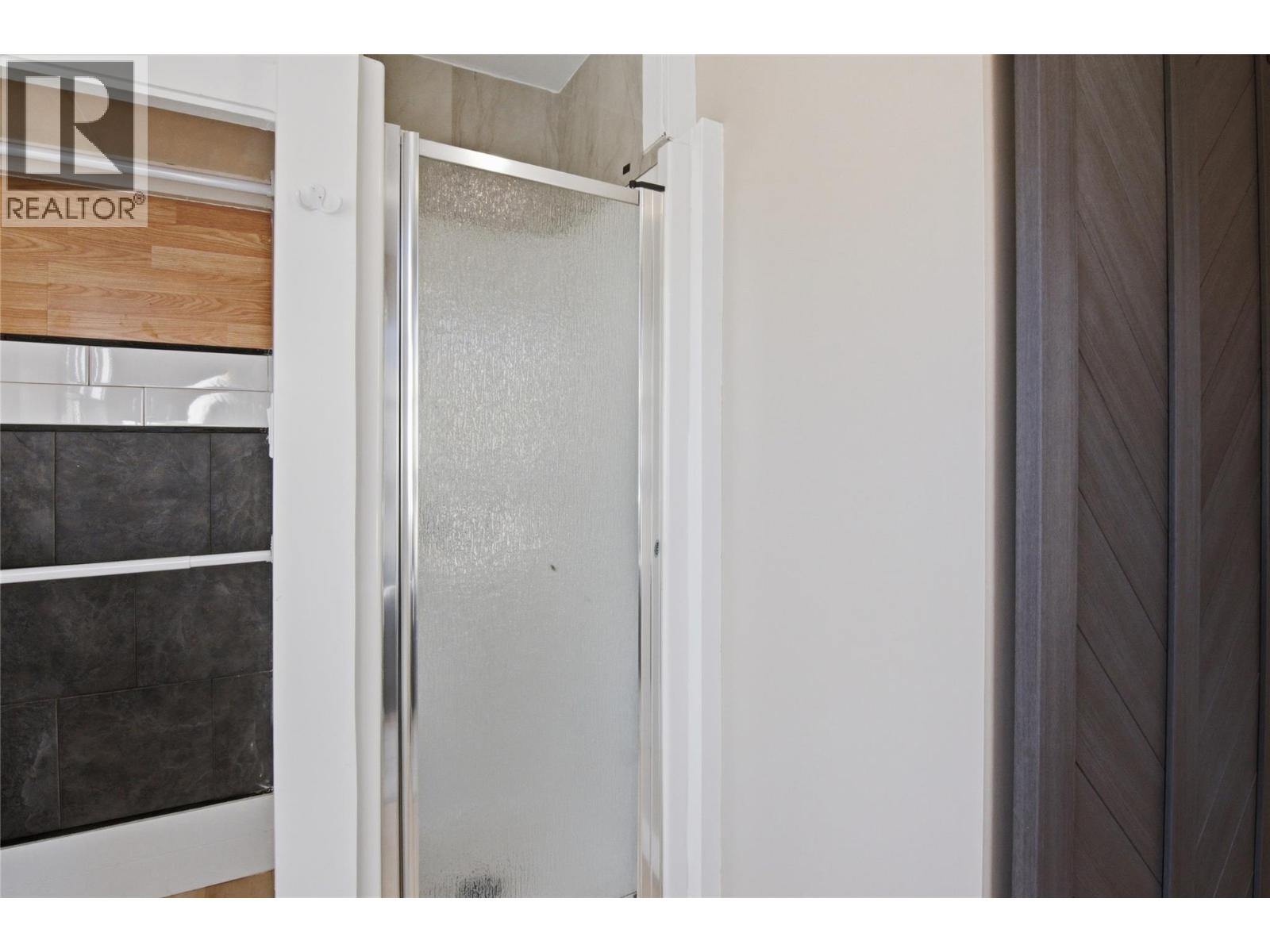 121 Willow Street, Kamloops, British Columbia V2B 4C6 - Photo 12 - 10395277