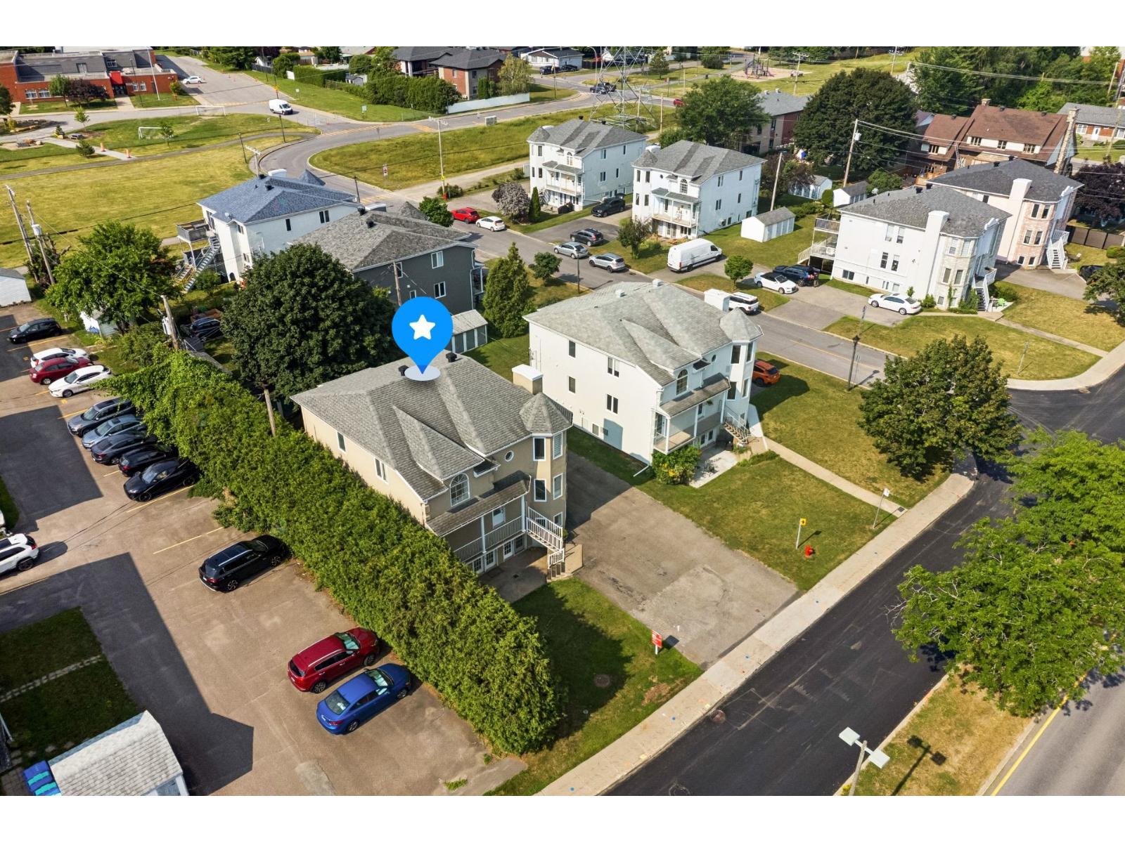 4905 Boul. St-Laurent Sainte-Catherine Quebec Canada J5C1S4 2