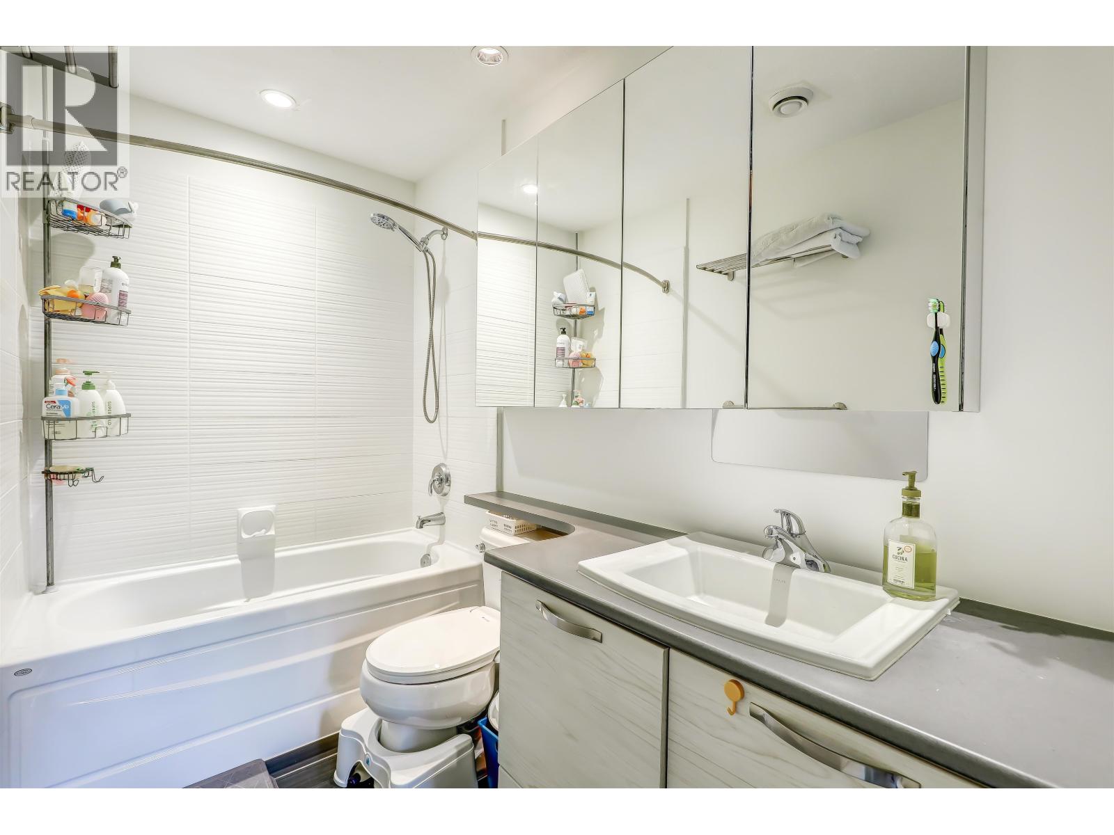 304 7478 Byrnepark Walk, Burnaby, British Columbia  V3N 0B5 - Photo 15 - R3150751