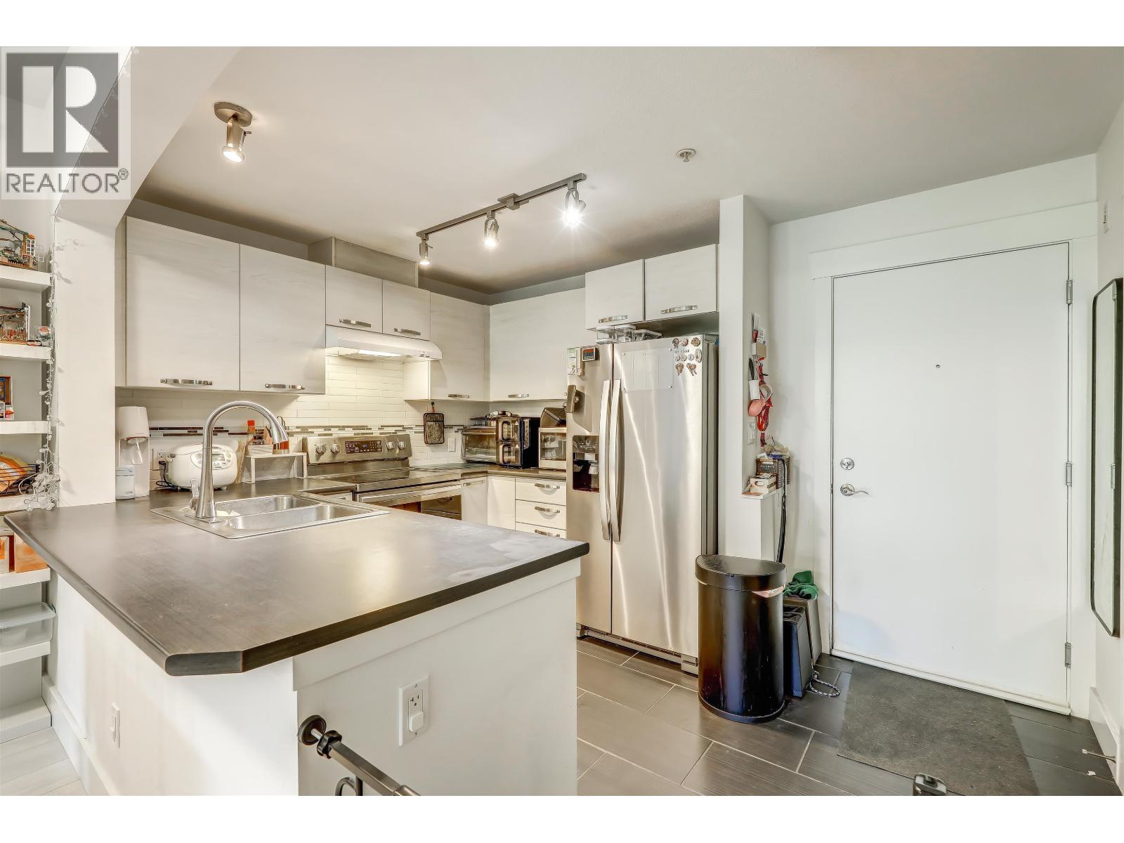 304 7478 Byrnepark Walk, Burnaby, British Columbia  V3N 0B5 - Photo 10 - R3150751