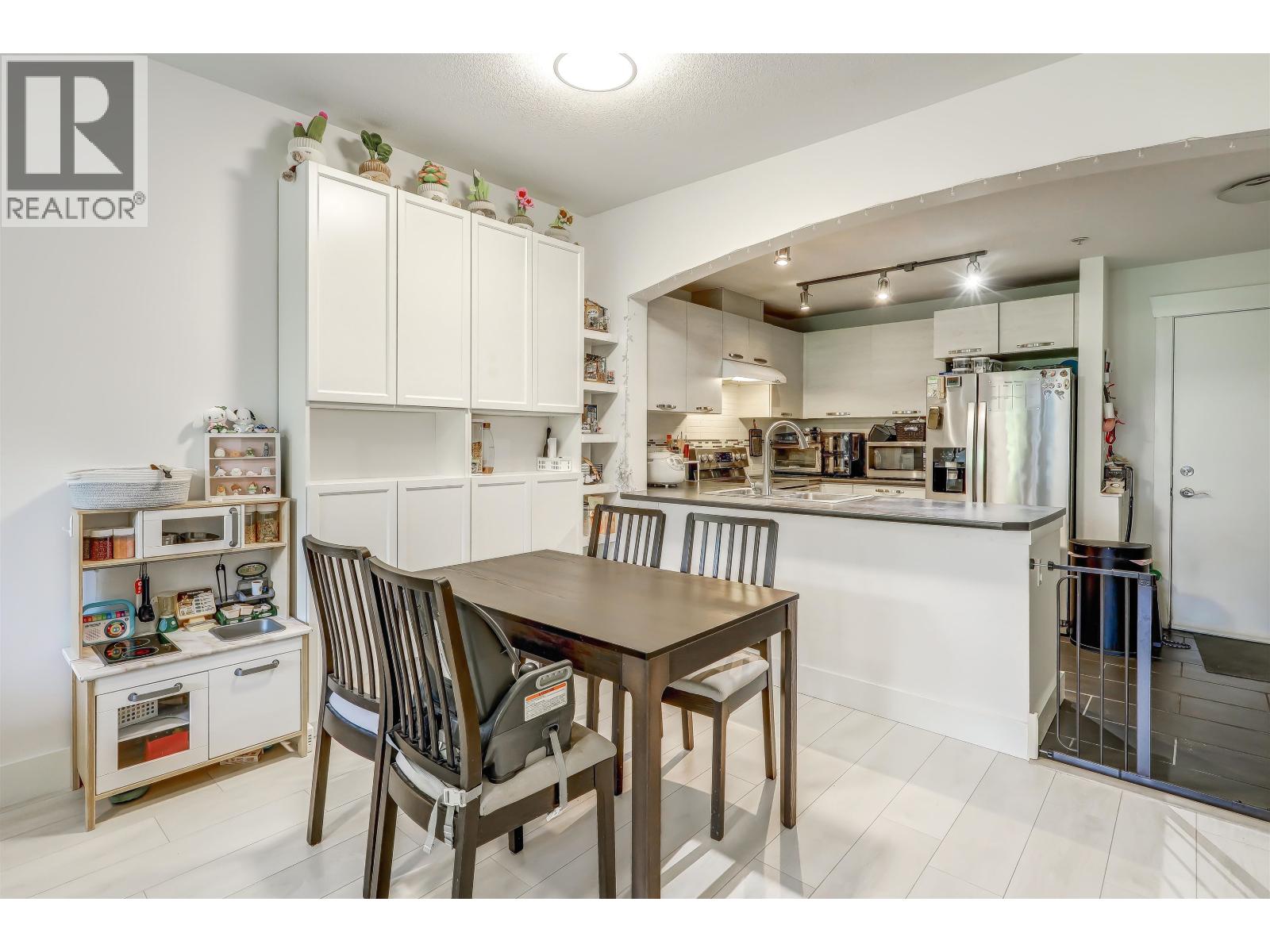 304 7478 Byrnepark Walk, Burnaby, British Columbia  V3N 0B5 - Photo 7 - R3150751