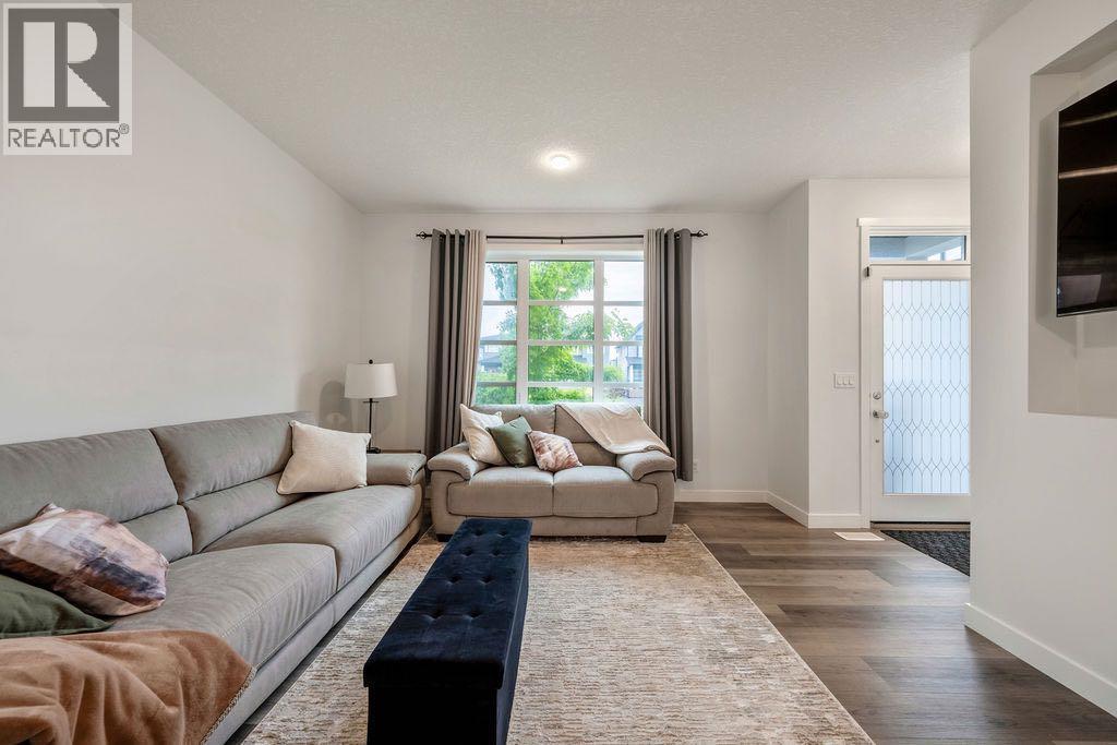 163 Highview Gate SE, Airdrie, Alberta  T4A 3L6 - Photo 9 - A2321006