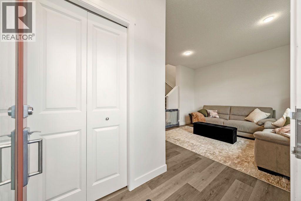 163 Highview Gate SE, Airdrie, Alberta  T4A 3L6 - Photo 6 - A2321006