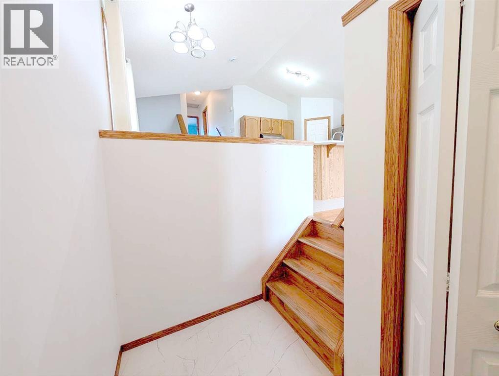 151 Taracove Estate Drive NE, Calgary, Alberta  T3J 4R1 - Photo 4 - A2325112