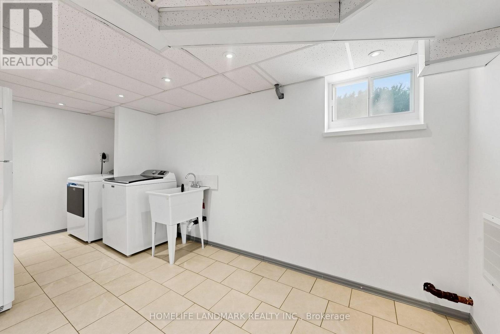 212 Beechy Drive, Richmond Hill, Ontario  L4C 2X7 - Photo 34 - N13611358