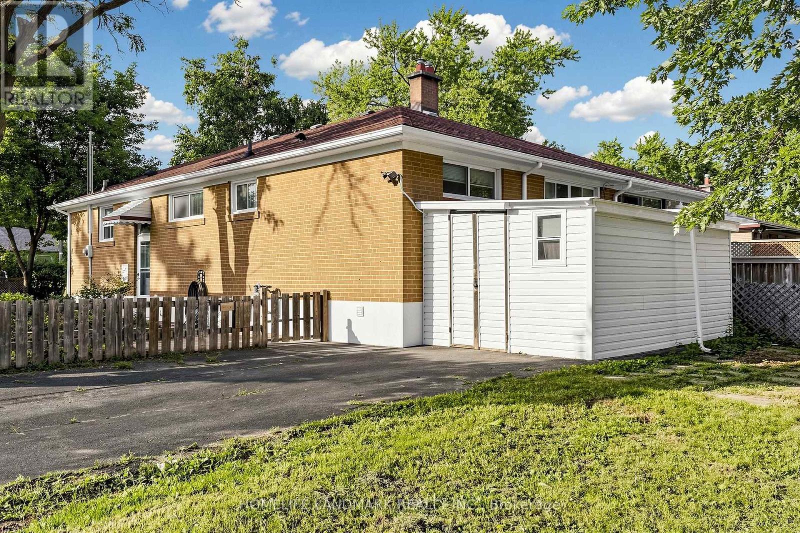 212 Beechy Drive, Richmond Hill, Ontario  L4C 2X7 - Photo 47 - N13611358