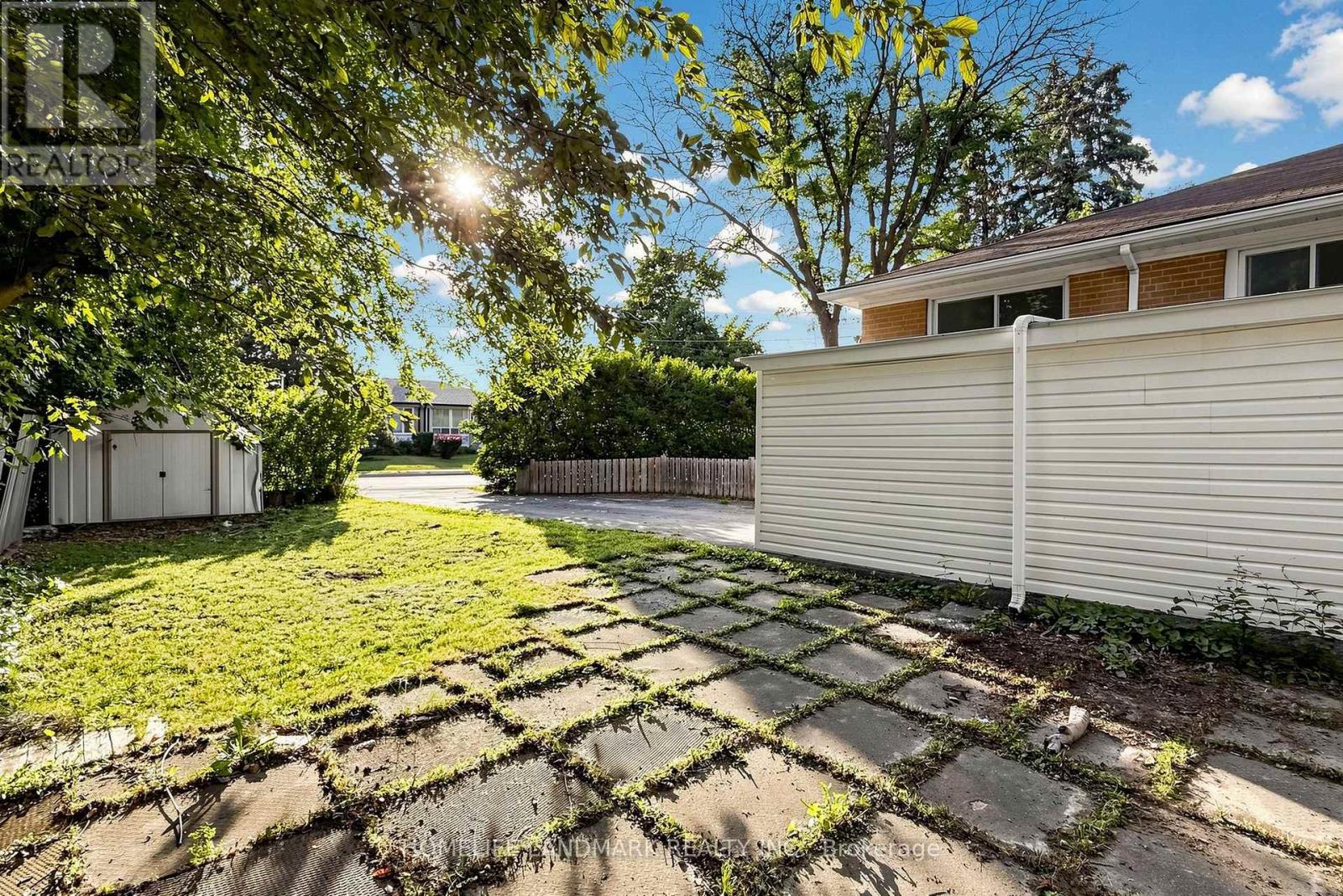 212 Beechy Drive, Richmond Hill, Ontario  L4C 2X7 - Photo 49 - N13611358