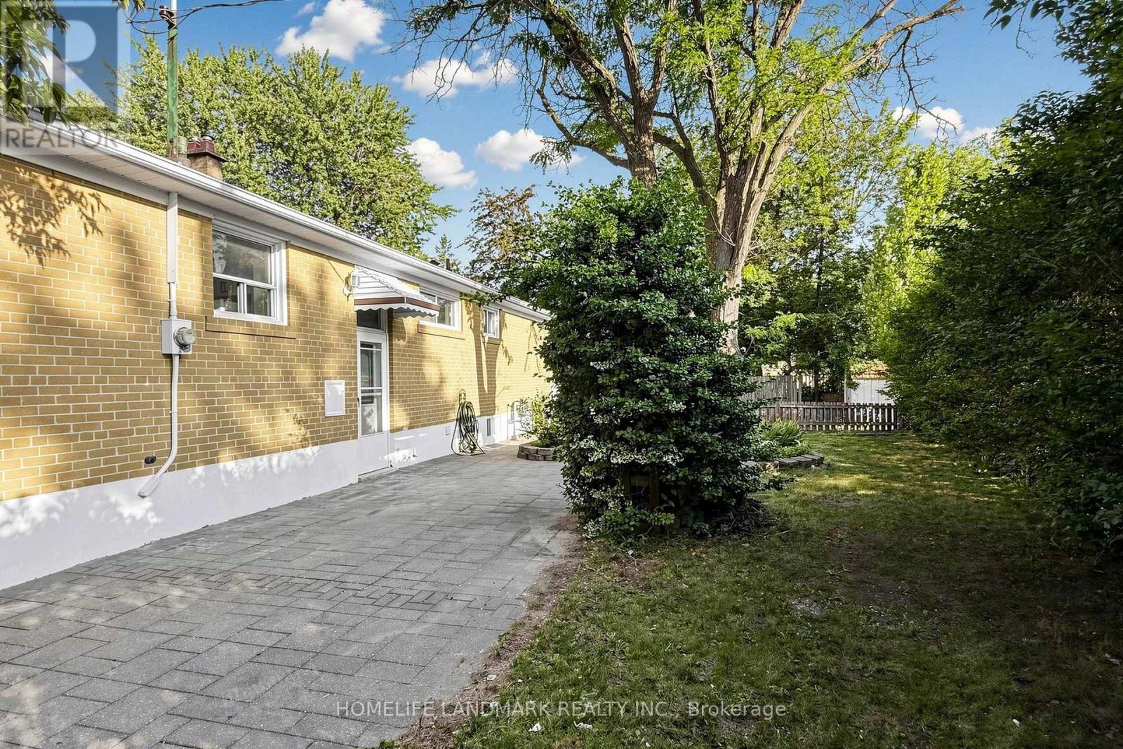 212 Beechy Drive, Richmond Hill, Ontario  L4C 2X7 - Photo 45 - N13611358