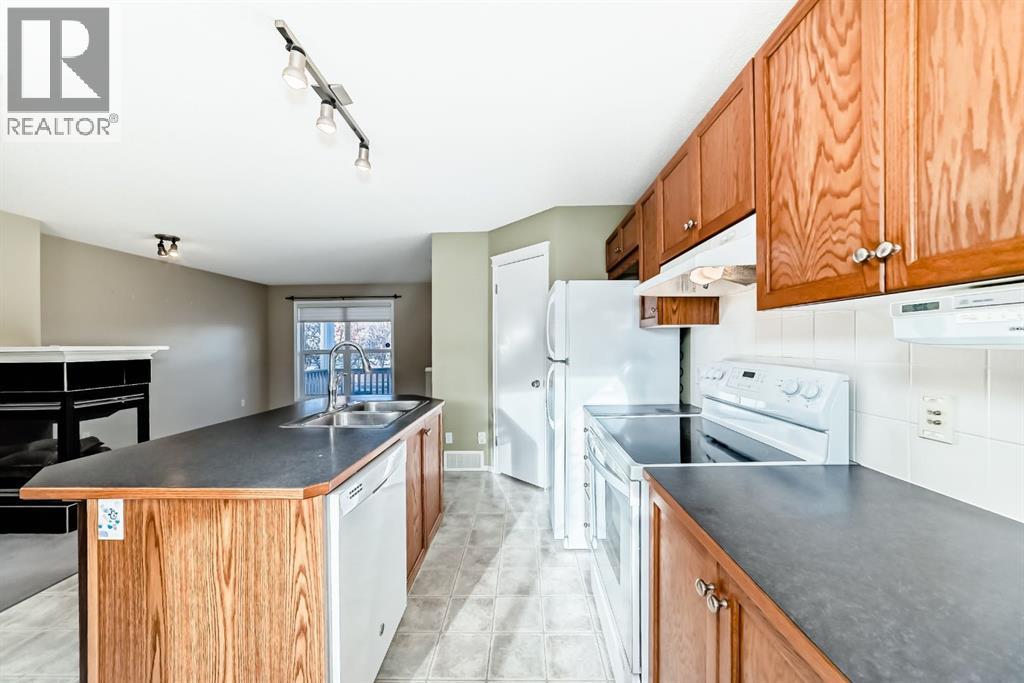 240 Prestwick Way SE, Calgary, Alberta  T2Z 2Z5 - Photo 10 - A2293982