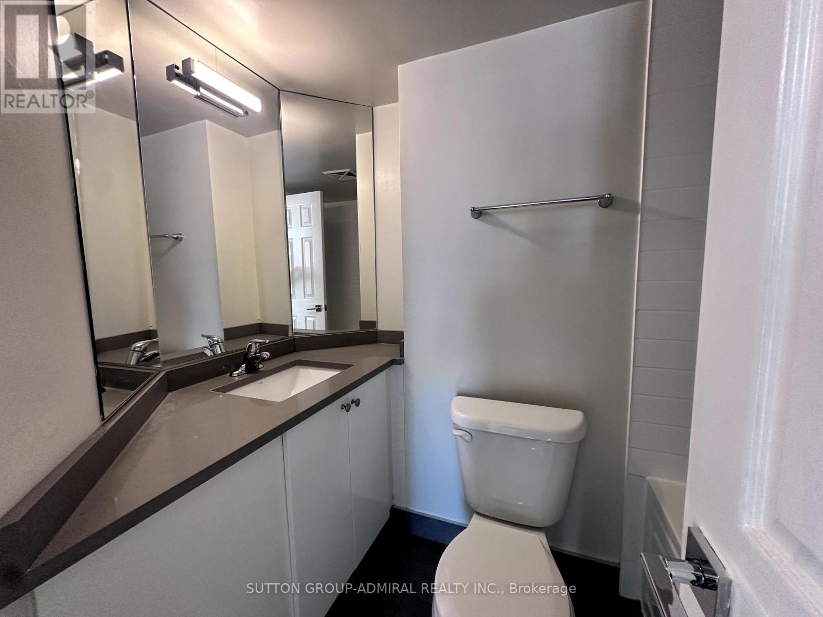 2103 - 736 Bay Street, Toronto, Ontario  M5G 2M4 - Photo 17 - C13615178